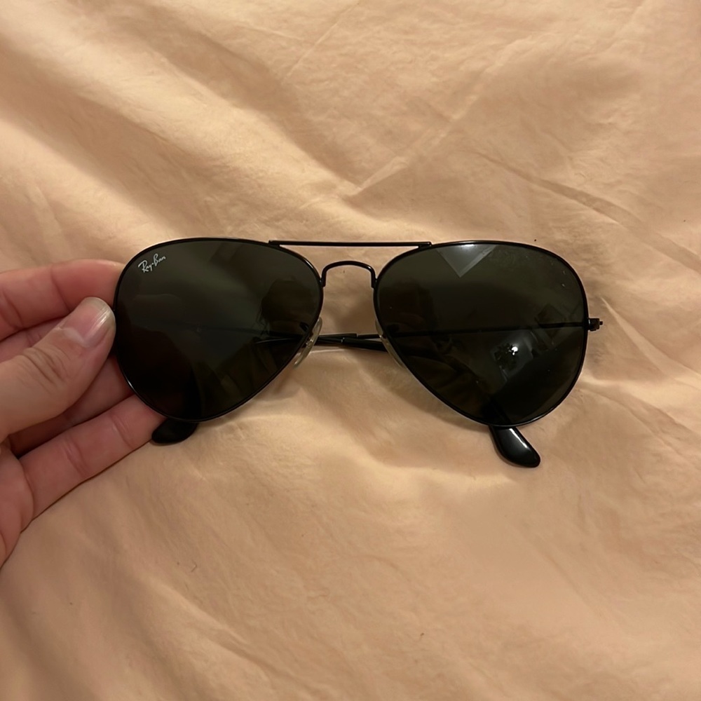 Black Ray-Ban Aviators